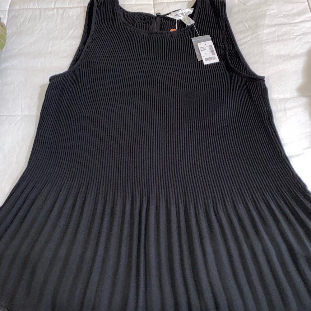 Addition Elle pleated black tank